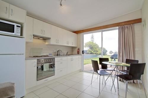 Pelican Sands Motel 4*