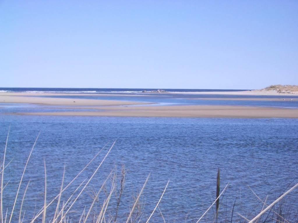 Pelican Sands Motel 4*
